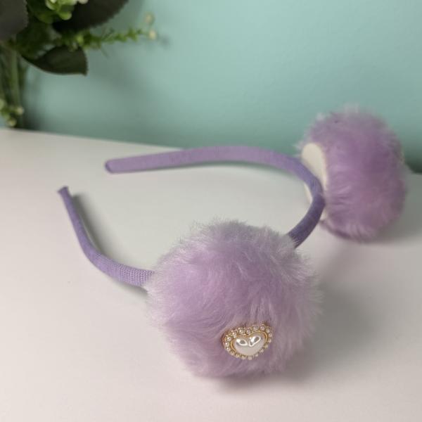 Tiara Pompom Peluciada com Detalhe em Pérola Lilás