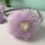 Tiara Pompom Peluciada com Detalhe em Pérola Lilás